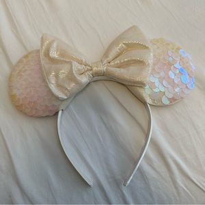 WHITE SEQUINED DISNEY EARS WOMENS ADULTS